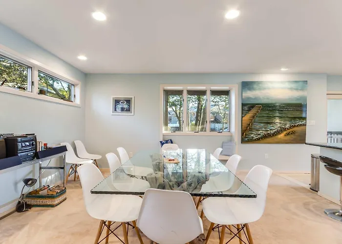 Tunnel Ave Holiday home *